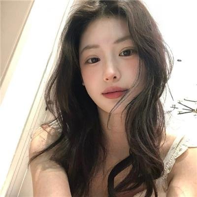 她房间里的云封面